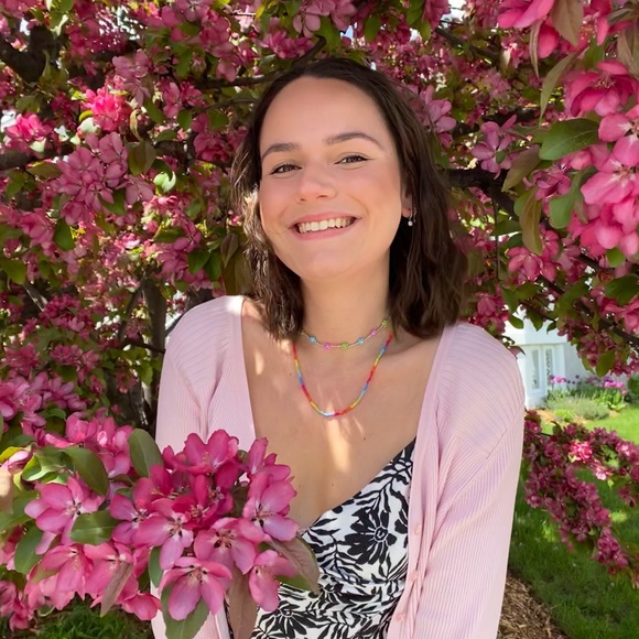 Meet your Posher, Alexia - Picture 1 of 1